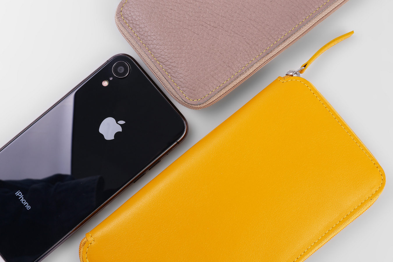 Les produits Apple magnifiés par le maroquinier Lucrin