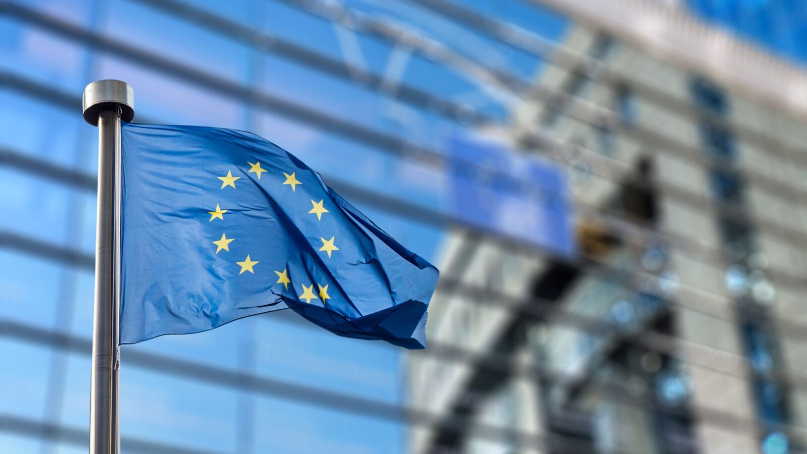 Edito de Thierry DIME : L’Europe a-t-elle bradé sa souveraineté face à Trump ?