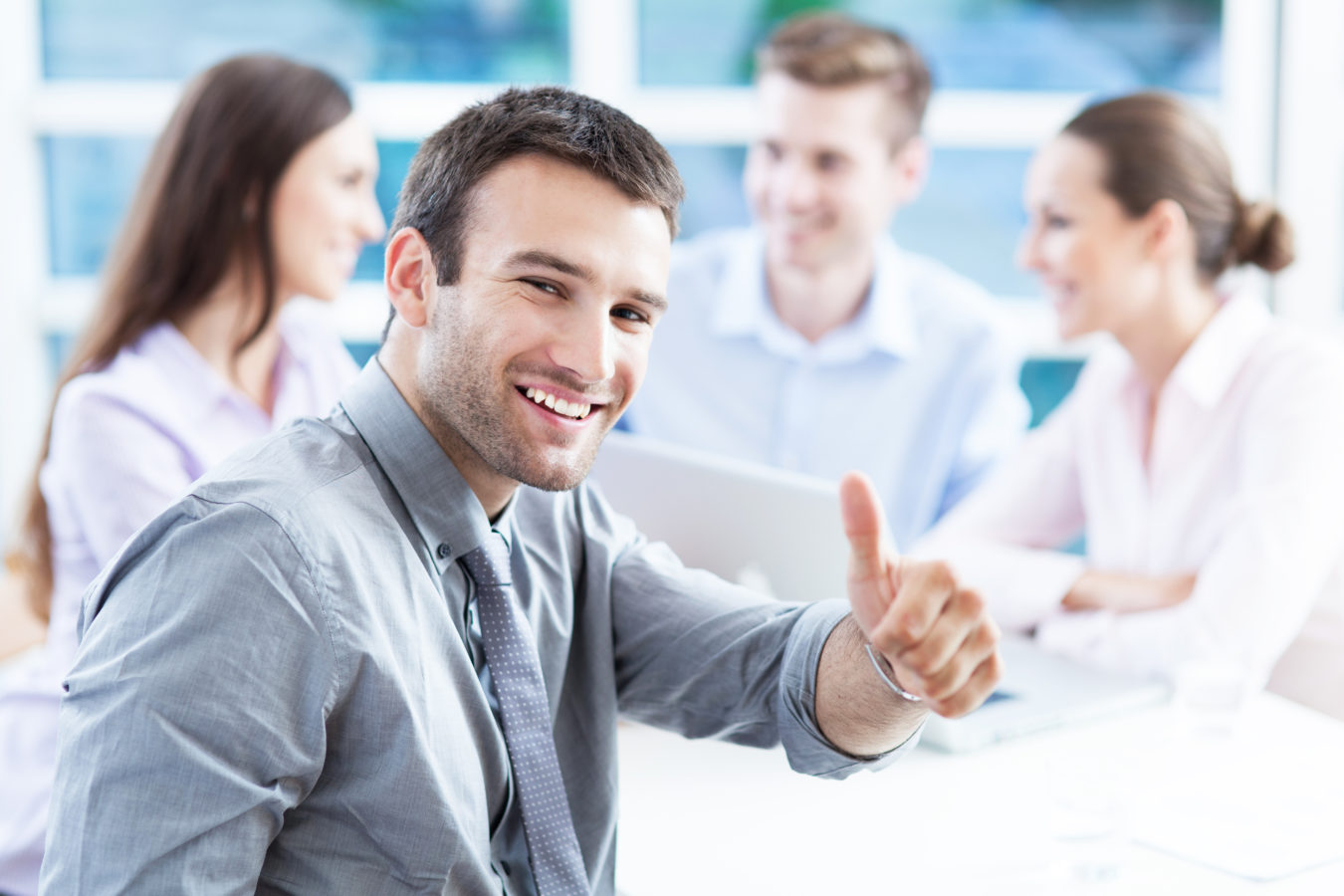 Sourire pour bien travailler