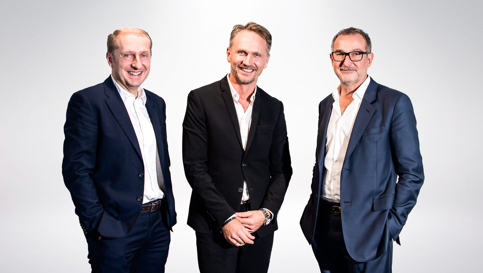 bBlue-infinity, leader suisse de la transformation digitale, prend une dimension mondiale en rejoignant le groupe Dentsu Aegis Network.