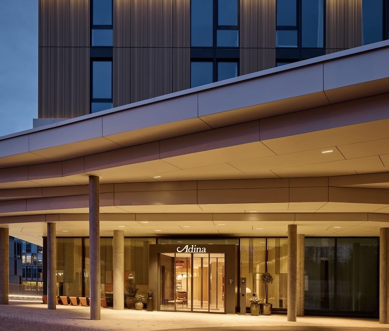 Adina Geneva : l&rsquo;hôtel qui a choisi de ne pas en être un