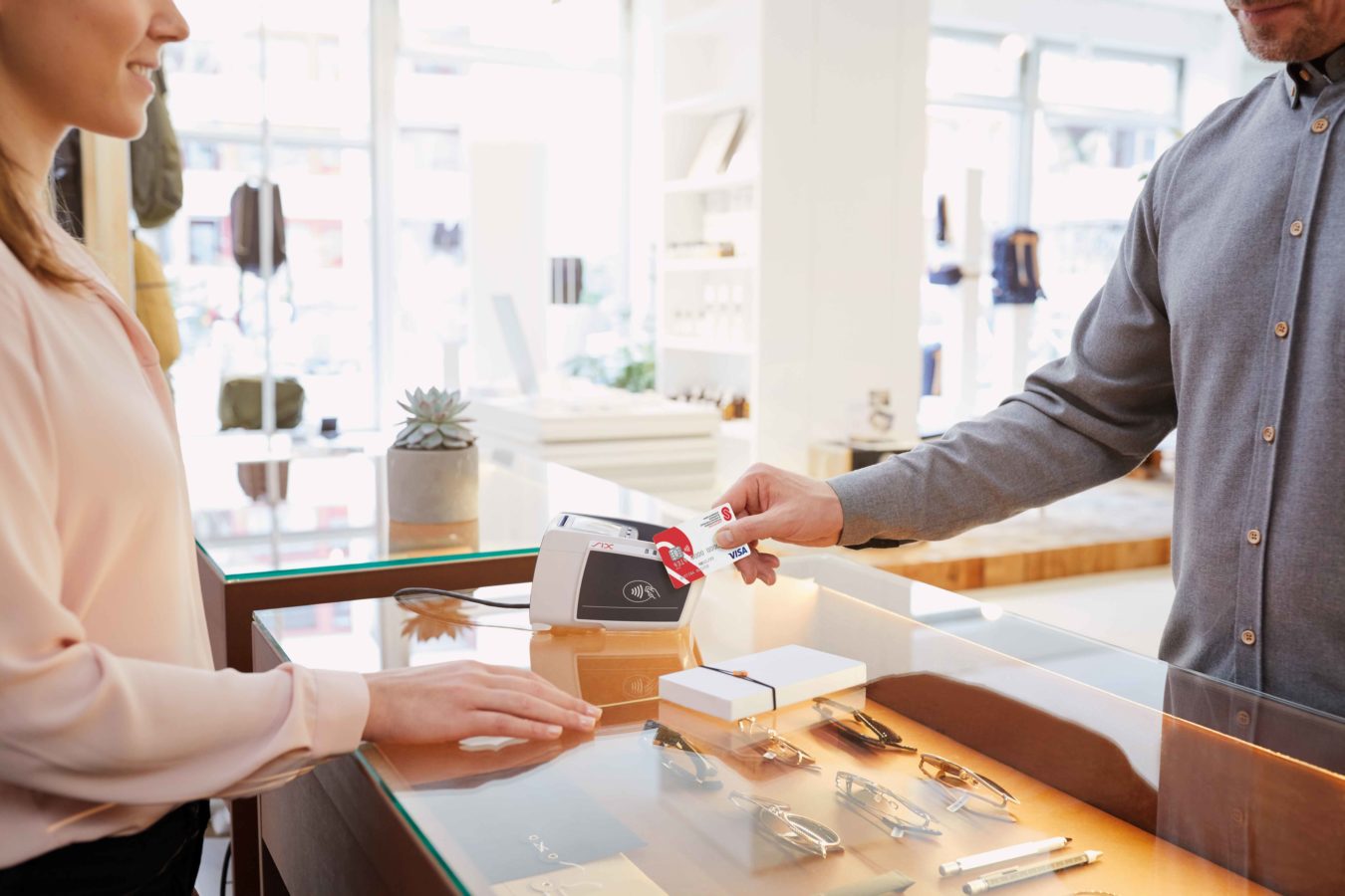 Nouveau moyen de faire un don: Visa Card de la Chaîne du Bonheur