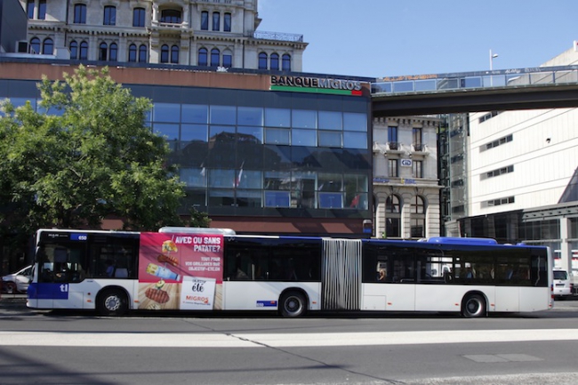 Publicité de la Migros sur un bus des transports publics lausannois