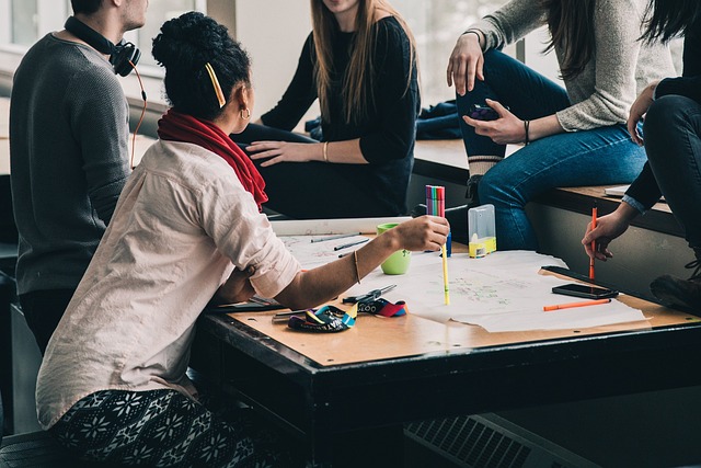 Diversité et Inclusion : Éléments Clés de l’Environnement de Travail Moderne