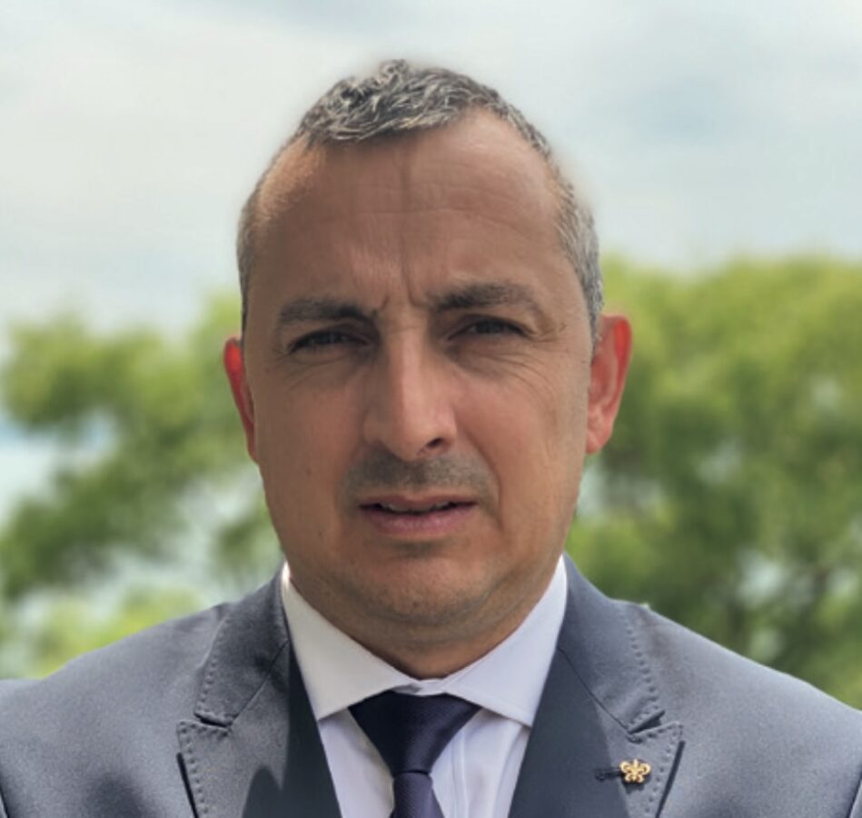 Delfim Santos, le parfum d&rsquo;une grandeur simple