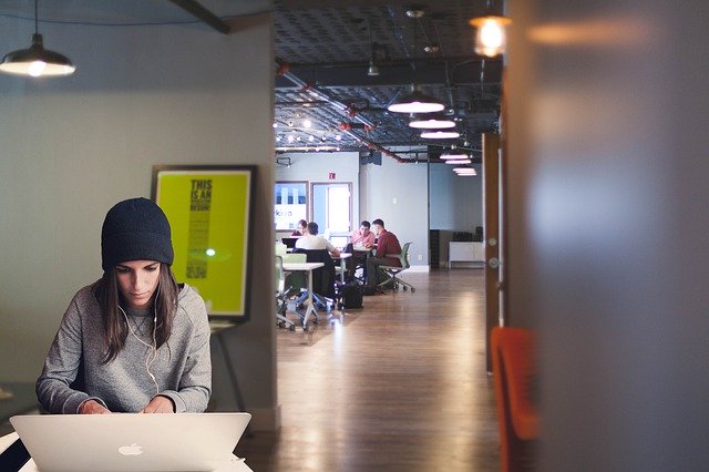 Le retour progressif à la routine quotidienne du travail